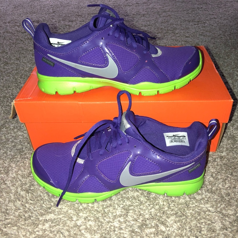 Women’s size 8.5 Nike in season tr 2